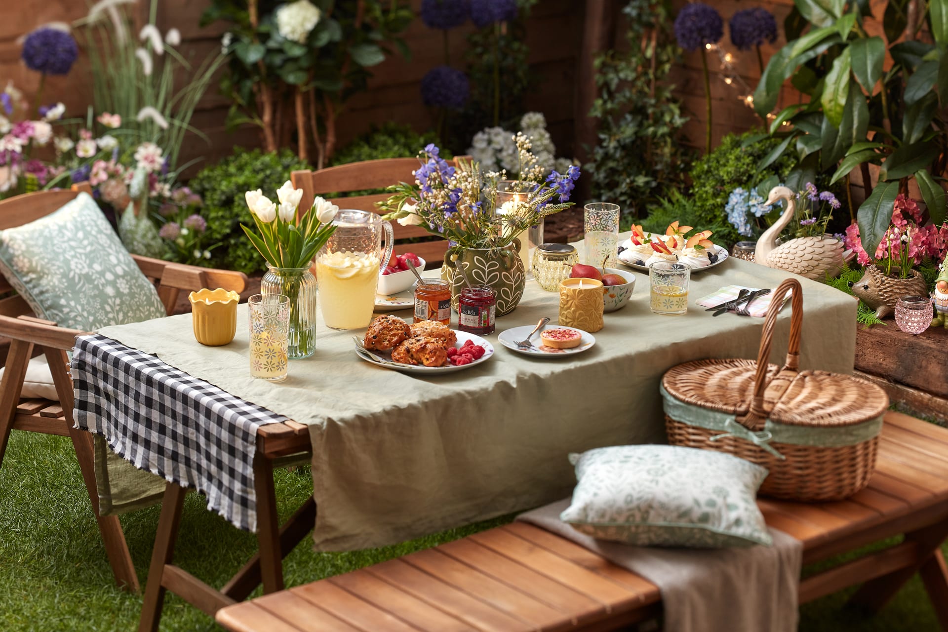 Country garden 1