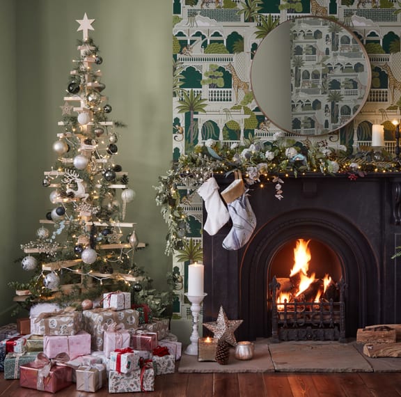 Christmas Fireplace Cameo cropped