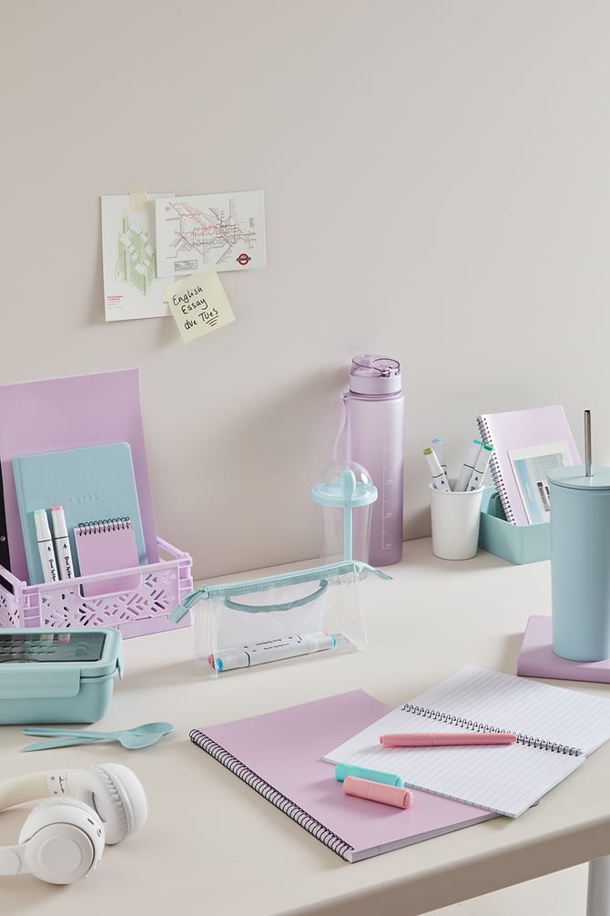 Colour block desk lilac and blue