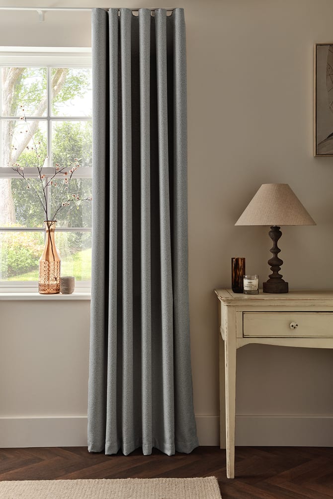 Harris Curtain front