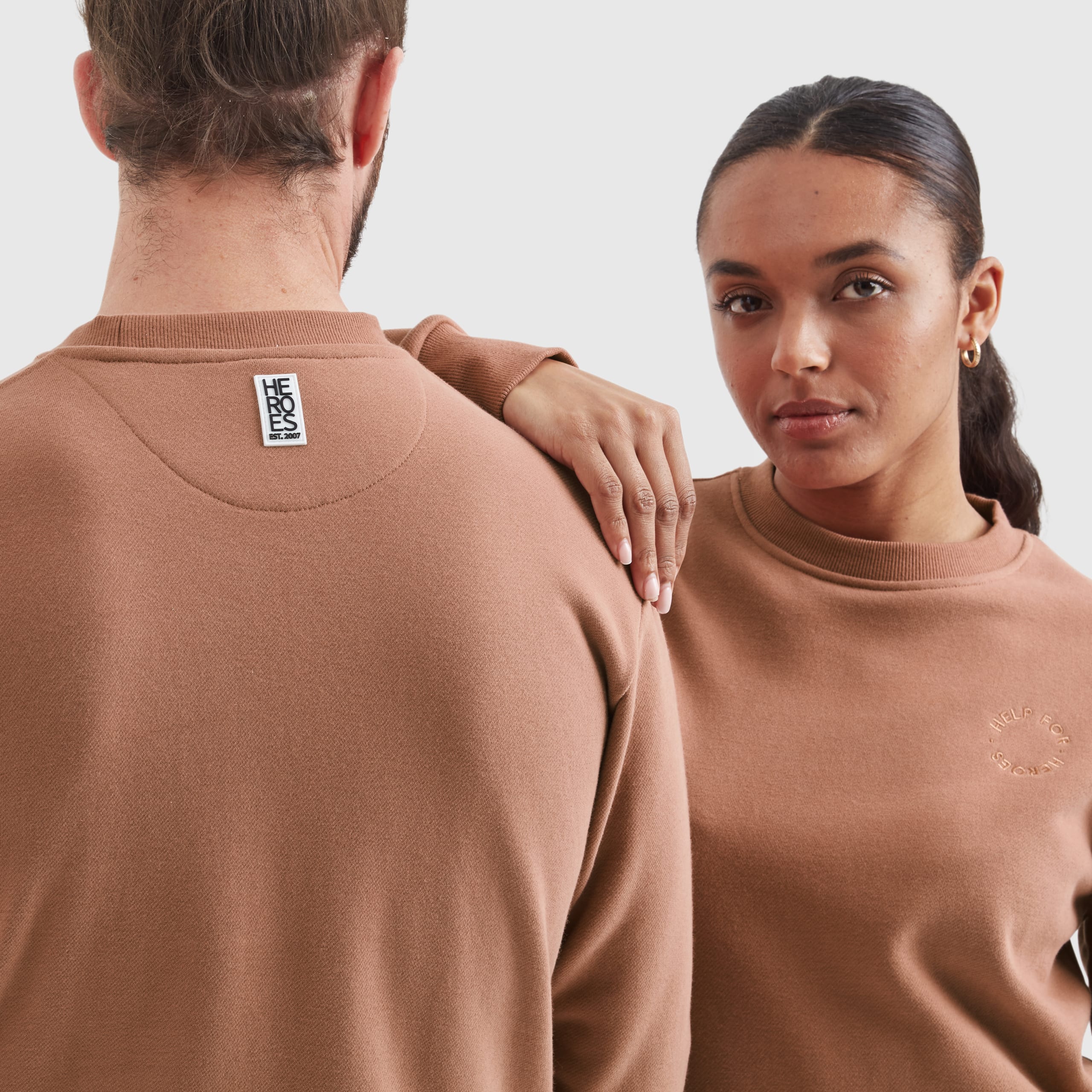 HEROES PATCH PULLOVER SWEATSHIRT MOCHA Model 02 1